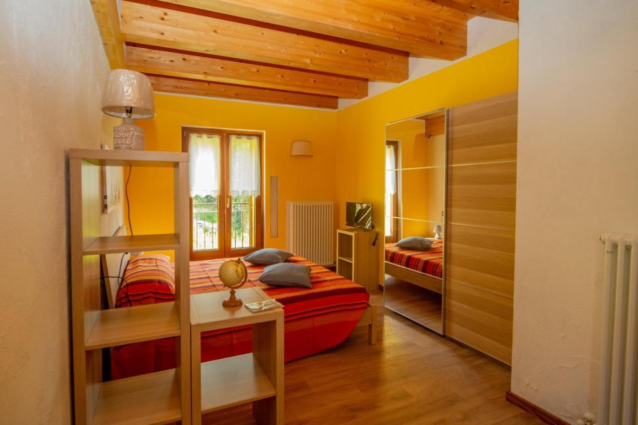 Agriturismo La Cascina B&B Сан-Феделе-Интельви Экстерьер фото