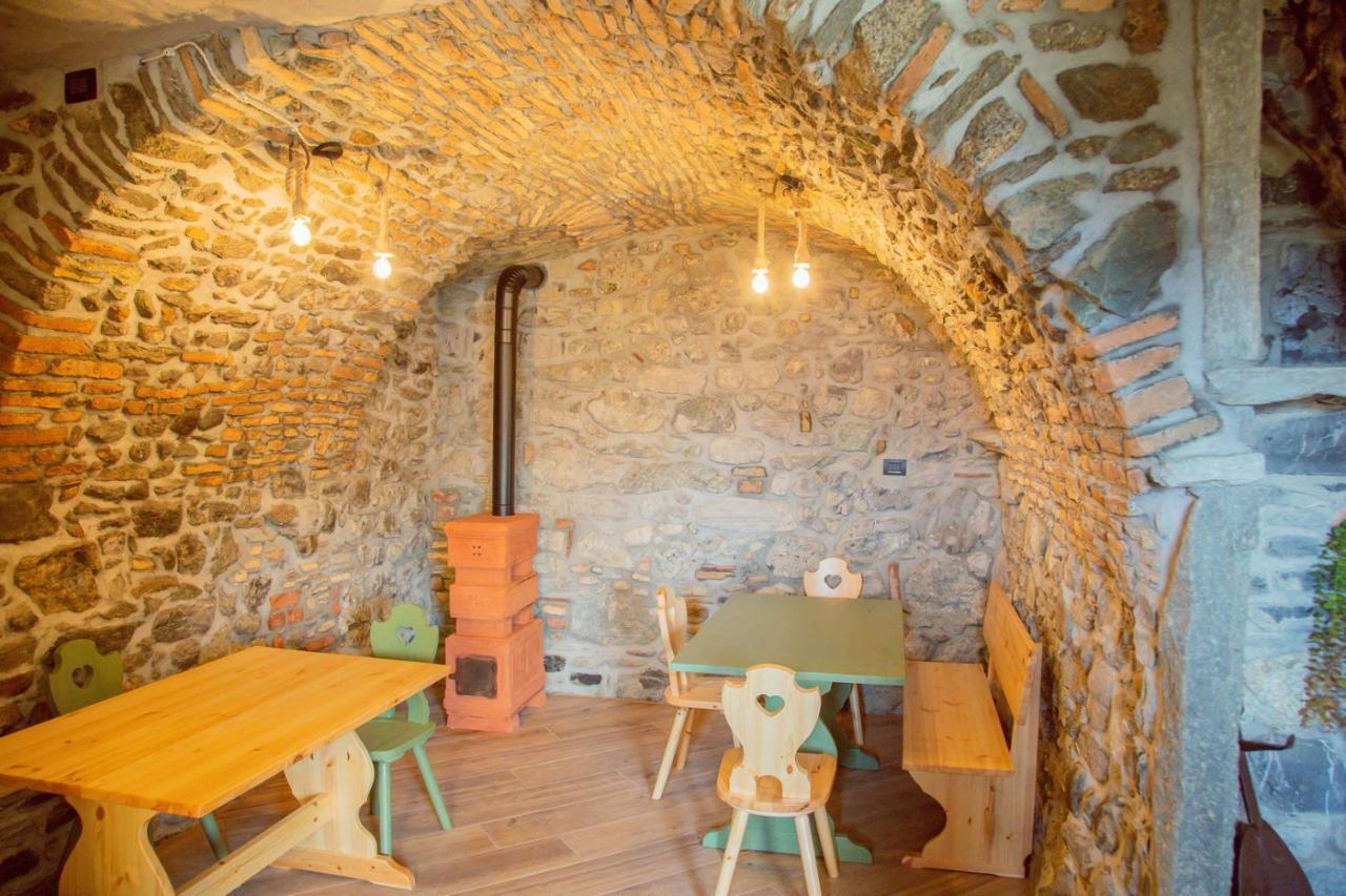 Agriturismo La Cascina B&B Сан-Феделе-Интельви Экстерьер фото