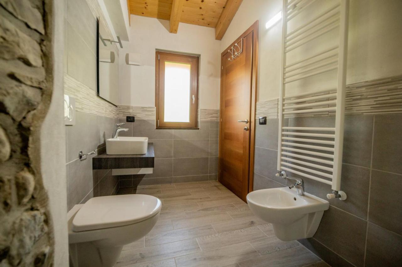 Agriturismo La Cascina B&B Сан-Феделе-Интельви Экстерьер фото