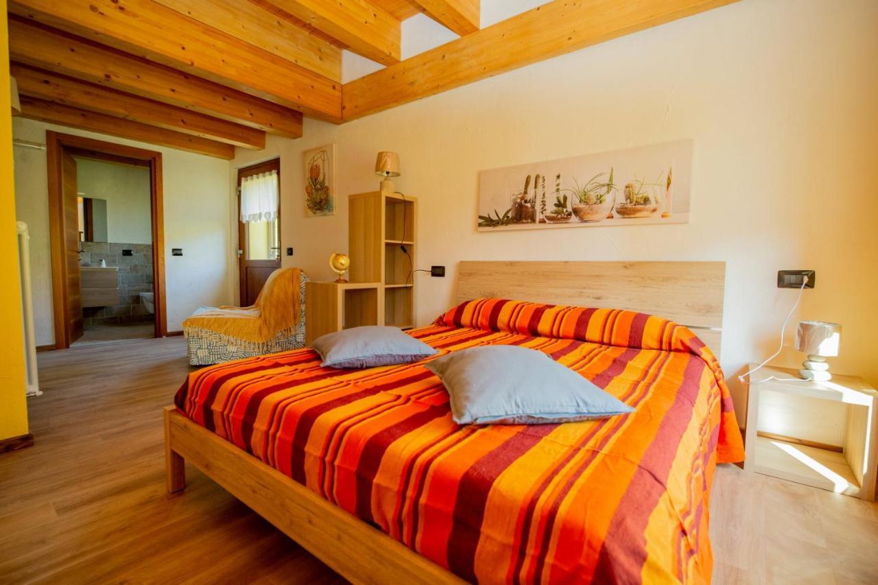 Agriturismo La Cascina B&B Сан-Феделе-Интельви Экстерьер фото