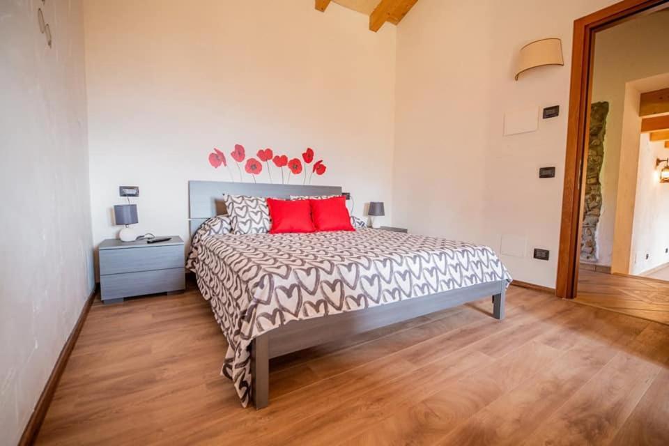 Agriturismo La Cascina B&B Сан-Феделе-Интельви Экстерьер фото