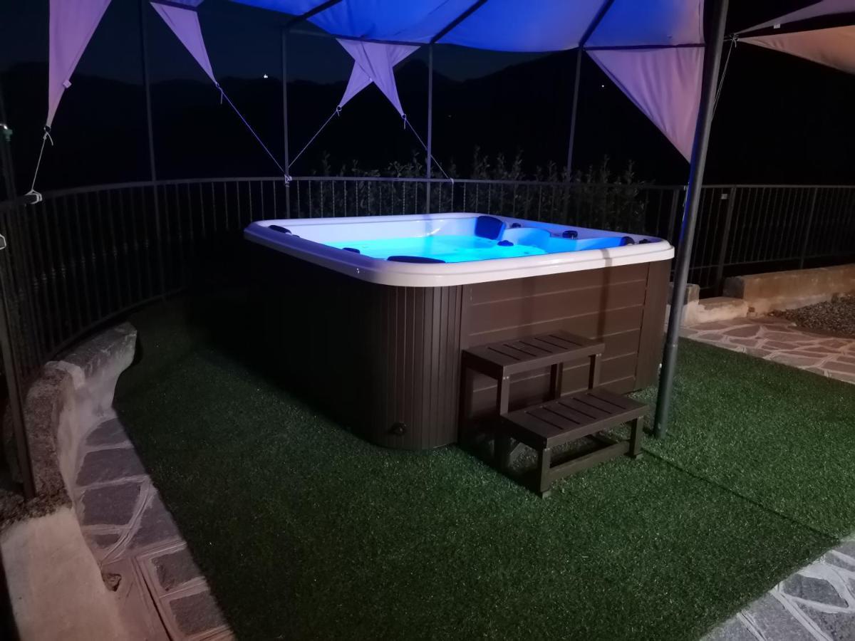 Agriturismo La Cascina B&B Сан-Феделе-Интельви Экстерьер фото